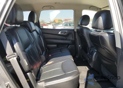 2018 Nissan Pathfinder S z USA, uszkodzony, nr VIN 5N1DR2MM4JC642829